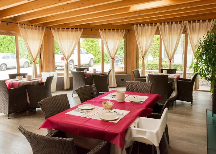 Hotel Camping Europa دومازو