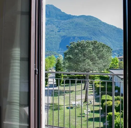 Hotel Camping Europa فندق دومازو