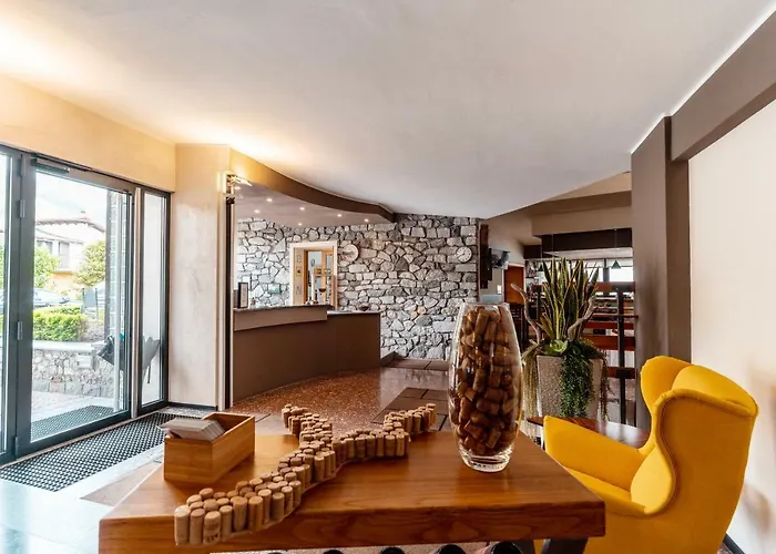 فندق Hotel Camping Europa 2*